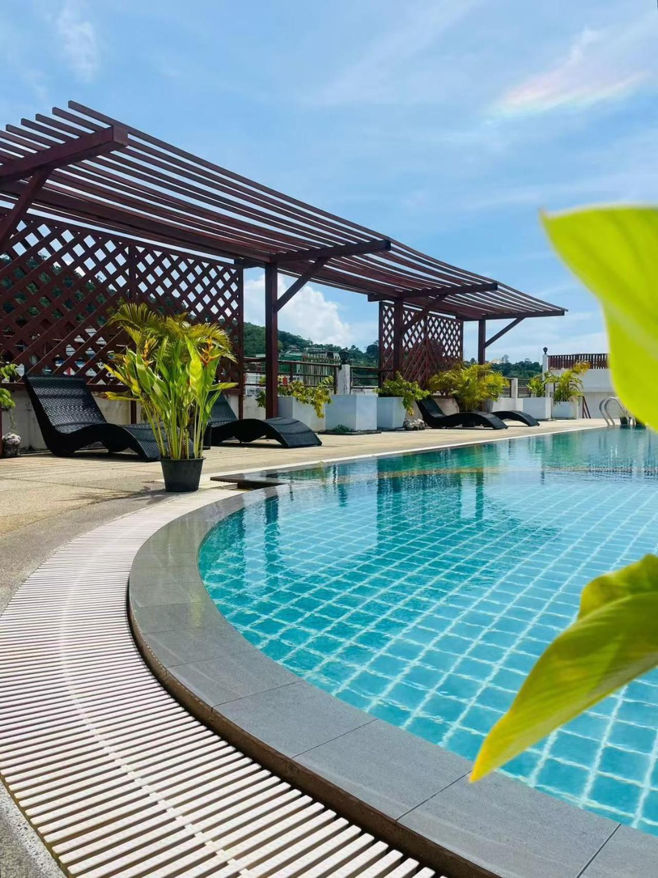 Blue Skyline Hotel Patong Экстерьер фото